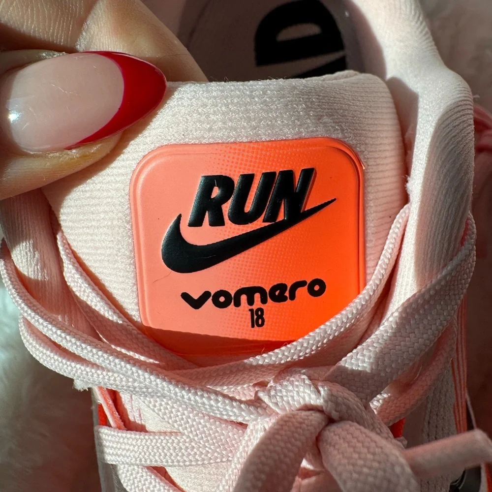 Nike Vomero 18 Size 8.5 Womens - Picture 3 of 8